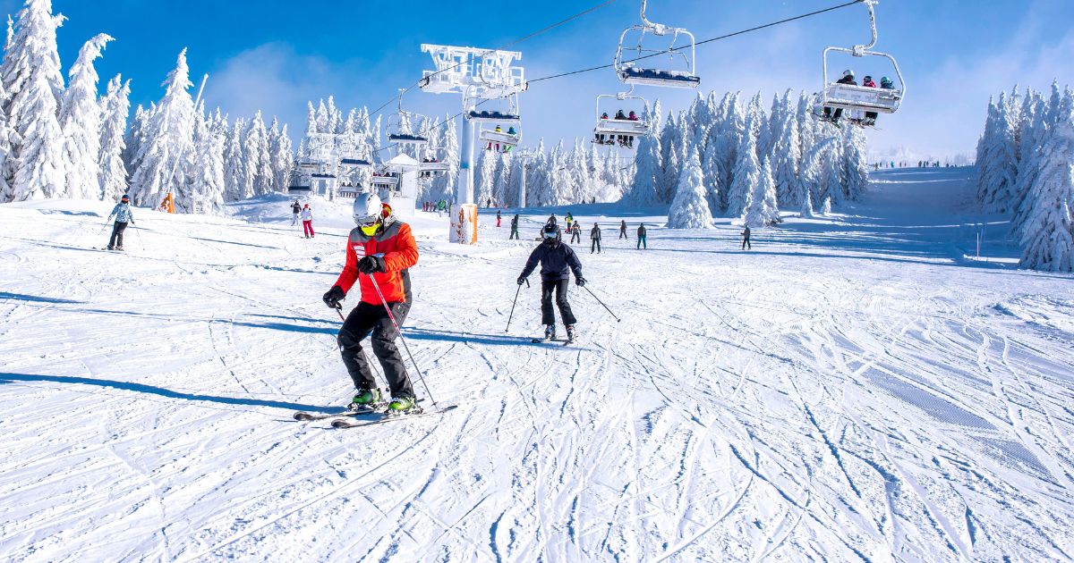 4 Physical and Mental Health Benefits of Skiing